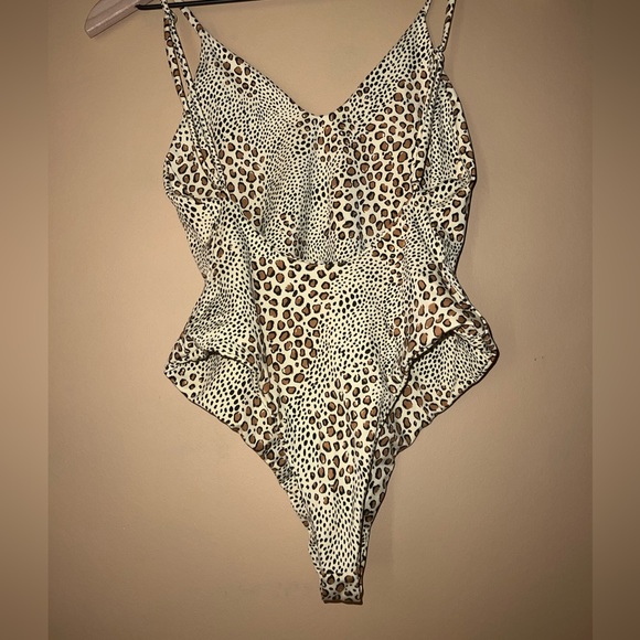 Mai swim - Picture 2 of 2